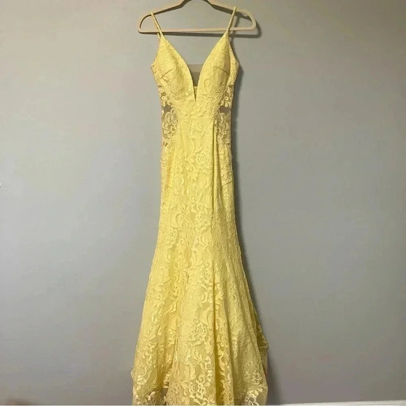 La Femme yellow sheer  lace mermaid gown - Picture 5 of 8